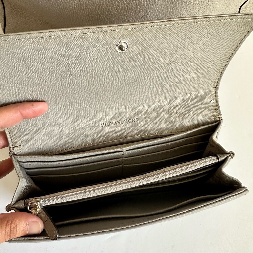 Michael Kors Pebbled Leather Tote & Wallet Set Taupe Gray - Picture 5 of 12